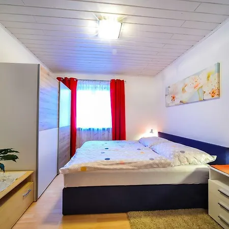 Privatzimmer Haus Erika Sankt Peter-Freienstein Room photo